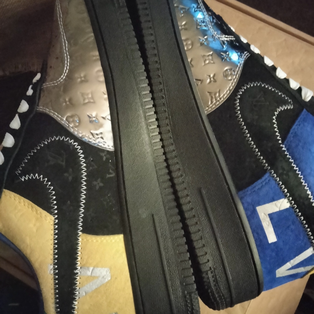 Nike Air Force 1 LV